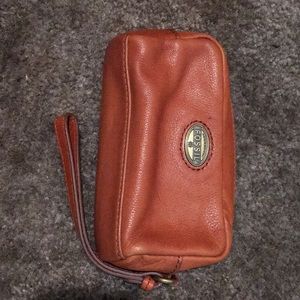 fossil wristlet wallet